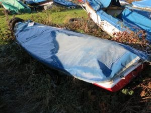 abandoned-boat-h05