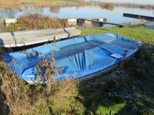 abandoned-boat-h13