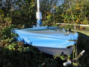 abandoned-boat-l05